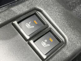 【シートヒーター】寒い日に重宝するシートヒーター！エアコンより早く温まってくれるので寒がりの人も安心ですね♪エアコンの温風は乾燥するから苦手、という方にもをおすすめです。