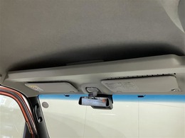 オーバーヘッドシェルフボックスティッシュやファイルなどが収納できる頭上収納。
