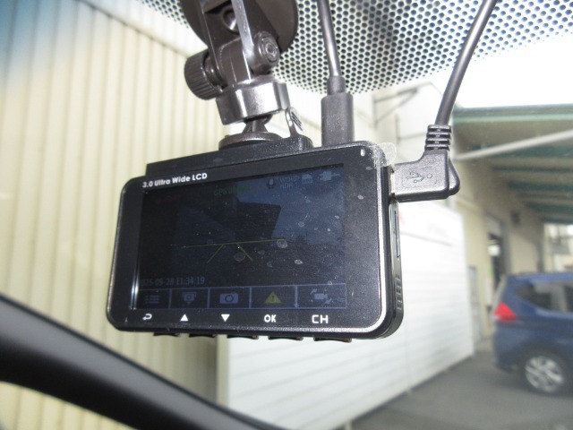 今は、自分を守るのは自分の時代です！ドライブレコーダーは必需品ですね！使うことの無い事が良いのですが・・・