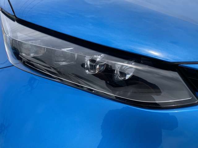 初めてお車をご購入されるお客様にもスッタフが親切、丁寧にどんなんことでもご説明いたします。