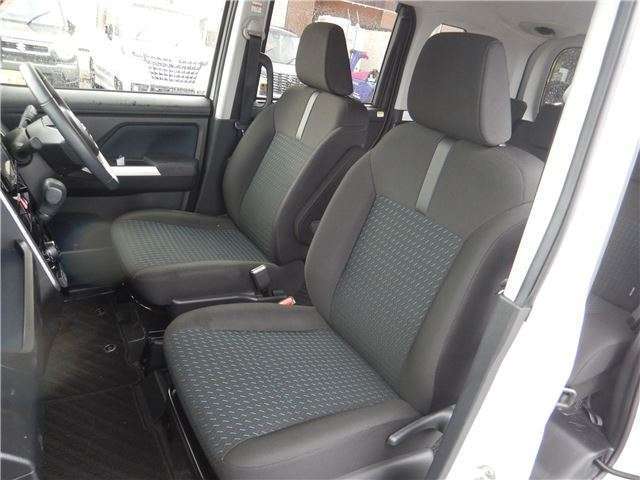 ナビ、ドライブレコーダー等の取付はもちろん、ライトのバルブ、車高調、エアロ取付、塗装、フィルム、ラッピング等カスタムも扱っております！お気軽にお問い合わせくださいませ！