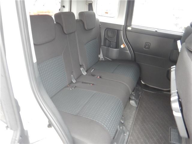 ナビ、ドライブレコーダー等の取付はもちろん、ライトのバルブ、車高調、エアロ取付、塗装、フィルム、ラッピング等カスタムも扱っております！お気軽にお問い合わせくださいませ！