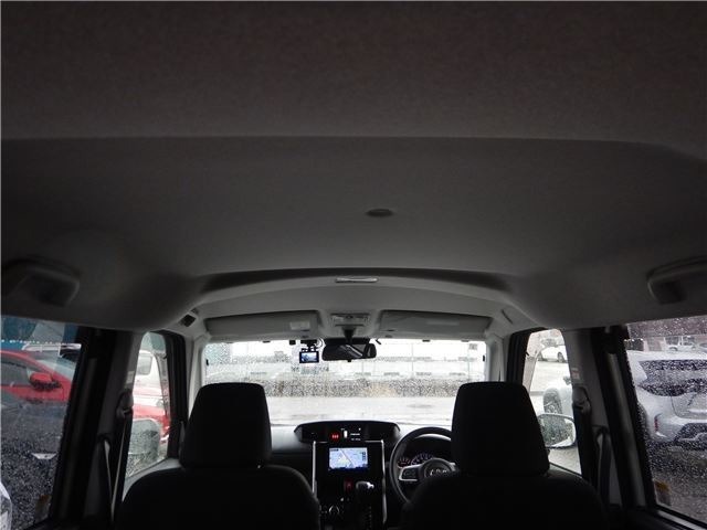 ナビ、ドライブレコーダー等の取付はもちろん、ライトのバルブ、車高調、エアロ取付、塗装、フィルム、ラッピング等カスタムも扱っております！お気軽にお問い合わせくださいませ！