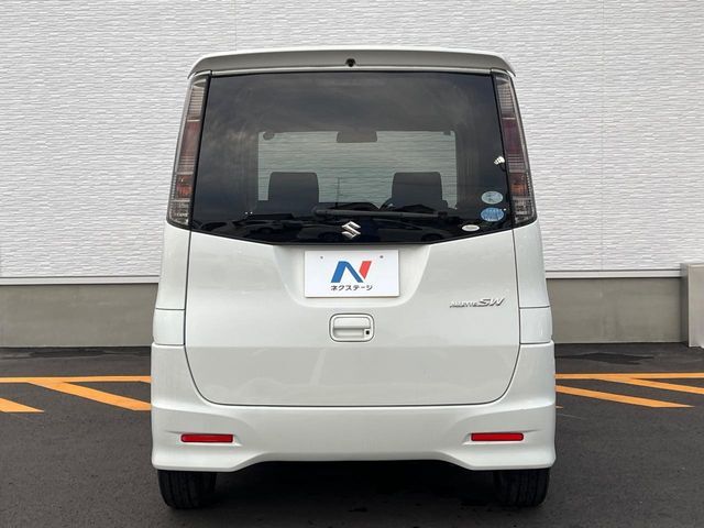 安心の最長10年・走行無制限保証（有償）をご用意。保証内容も充実はもちろん、無料点検＆オイル交換や、年中無休の全国・24時間ロードサービスも付帯されておりますのでご安心下さい。