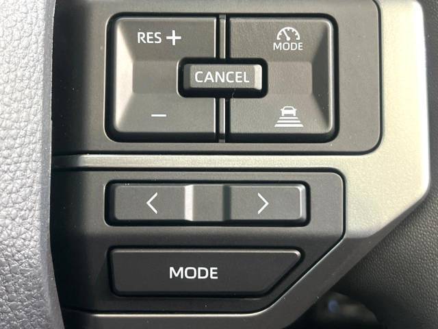 【レーダークルーズコントロール】高速道路での長距離走行が楽に！！自動で速度を保つクルーズコントロールが、衝突軽減システムと連携し、前方の車両を感知して車間を保つように速度調節してくれます！！