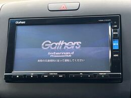 【純正ナビ】人気の純正ナビを装備。オーディオ機能も充実しており、Bluetooth接続すればお持ちのスマホやMP3プレイヤーの音楽を再生可能！毎日の運転がさらに楽しくなります！！