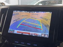 【バックカメラ】駐車時に後方がリアルタイム映像で確認できます。大型商業施設や立体駐車場での駐車時や、夜間のバック時に大活躍！運転スキルに関わらず、今や必須となった装備のひとつです！