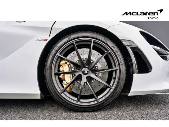 19 x 9.0J インチ　245/35/R19 インチ