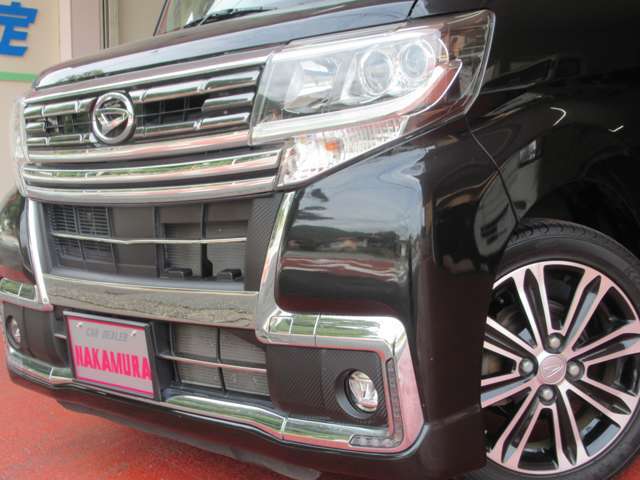 創業73年の実績！R260沿いのピンクの看板とショールームが目印！！全天候型屋内展示場！　当店でご購入のお車の、車検＆法定点検時のオイル交換は無料！！フリーダイヤル：0078-6002-341933