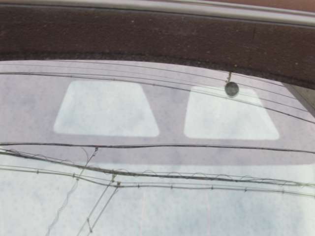 創業73年の実績！R260沿いのピンクの看板とショールームが目印！！全天候型屋内展示場！　当店でご購入のお車の、車検＆法定点検時のオイル交換は無料！！フリーダイヤル：0078-6002-341933