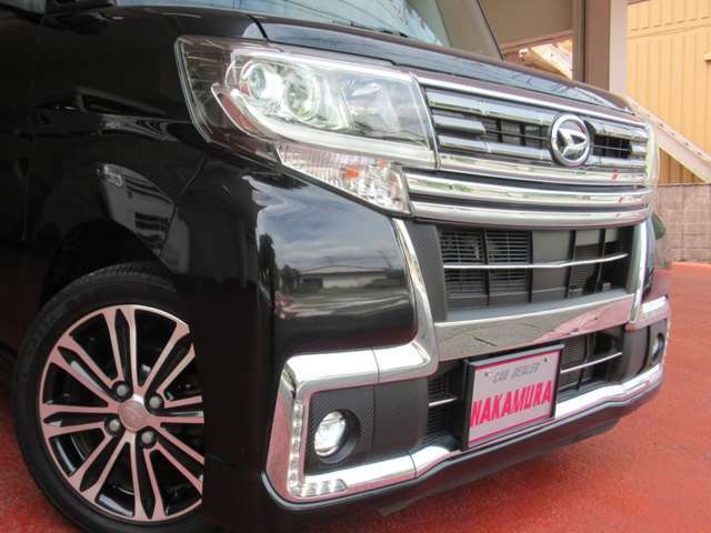 創業73年の実績！R260沿いのピンクの看板とショールームが目印！！全天候型屋内展示場！　当店でご購入のお車の、車検＆法定点検時のオイル交換は無料！！フリーダイヤル：0078-6002-341933