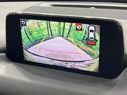【バックカメラ】駐車時に後方がリアルタイム映像で確認できます。大型商業施設や立体駐車場での駐車時や、夜間のバック時に大活躍！運転スキルに関わらず、今や必須となった装備のひとつです！