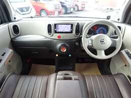 室内はハンドル周りからシート、床に至るまで、エンジンルームやボディももちろん隅々まで専門スタッフが一生懸命クリーニングし磨き上げています！綺麗なクルマで快適なドライブを！