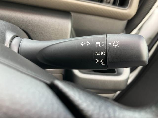 【オートライトシステム】夕方暗くなってきても自動でライトを点けてくれるから運転に集中できますね♪高速道路等トンネルが多い所でも気にせずに走ることができますよ！！