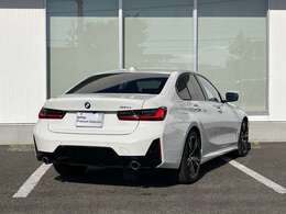 Emergency Service 365日24時間体制で、万一の故障などのトラブルに対応。応急処置のアドバイスのみならず、保証期間中は出張修理やレッカーなどの手配、さらにはお客様の代替交通手段やホテルの確保を行います。