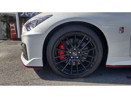 レッドキャリパーが良いアクセントになってますね♪