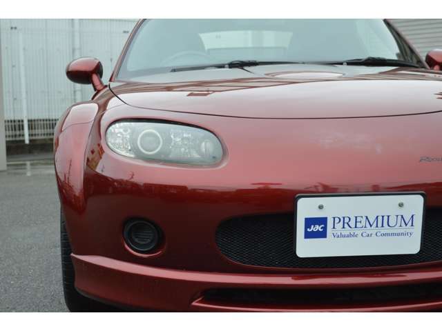 ヘッドライトレンズの曇りも無く、クリアな状態を保っております。