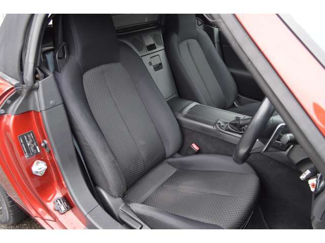 純正オリジナルシートになります。