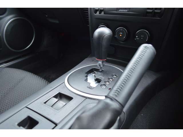 フロアAT車になります。