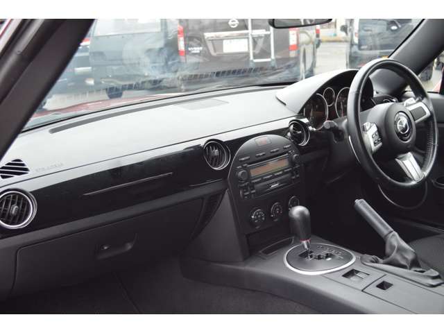 室内に大きな汚れや嫌なニオイはございません。