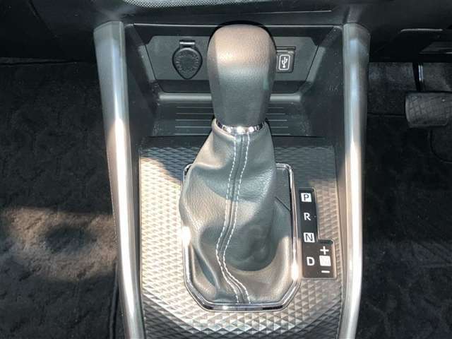 シフト操作もしやすく快適な運転を楽しんでいただけます♪