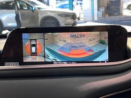 【360°ビューモニター】専用のカメラにより、上から見下ろしたような視点で360度クルマの周囲を確認することができます☆死角部分も確認しやすく、狭い場所での切り返しや駐車もスムーズに行えます。