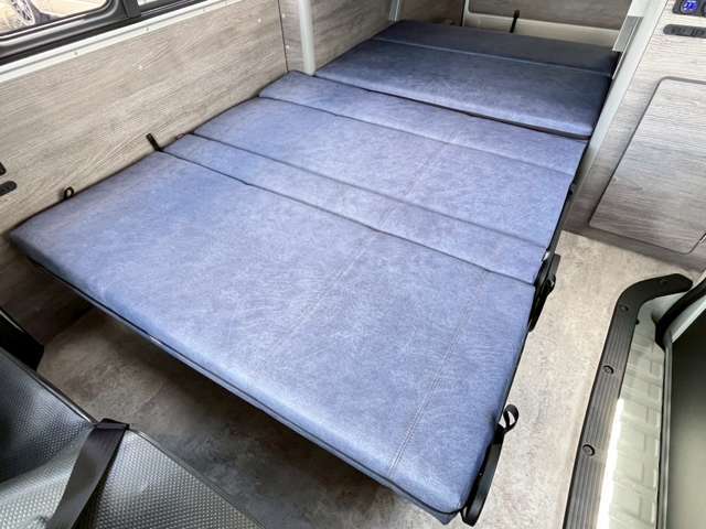 ダイネットベッドサイズ：180cm×120cm