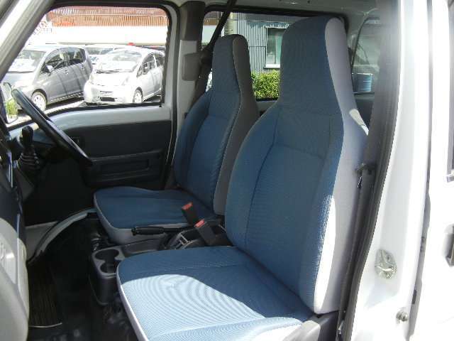内装こだわりのクリーニング済みです！安くても手は抜きません（笑）全車全力で掃除してありますので、一度確認しに来てくださいね。愛知　大治　格安　軽四　安い　中古車　ジーフリー　　G-FREE
