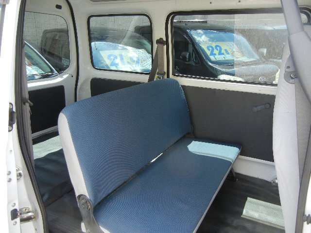 後部座席も当然、綺麗・清潔に仕上げております。内装の綺麗なお車は気持ちが良いですよね！！　愛知　大治　格安　軽四　軽自動車　安い　中古車　ジーフリー　G-FREE