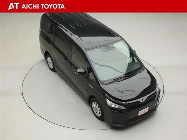 両側パワースライドドア付きだから、狭い駐車スペースなどでの乗り降りラクラク♪小さなお子さまのいるご家庭には嬉しい装備です。