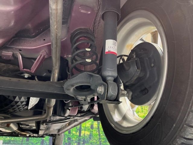 お車を安心してお乗りいただく為には、足回りの定期点検が欠かせません。サービスサポート（有償保証）では無料点検もご提供しており、安心のカーライフをお過ごしいただけるサポート体制が整っています。