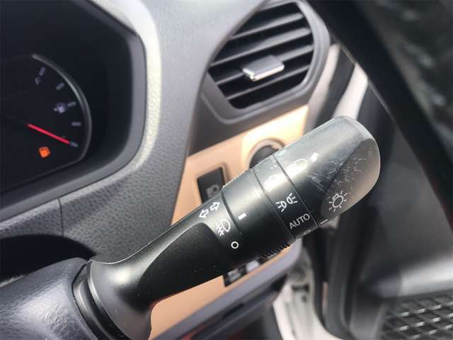 オートライトは、付け忘れや消し忘れを防ぐことができます。高速道路などのトンネルなどにも役立ちます。
