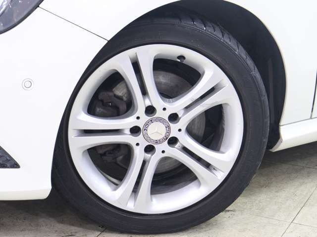 フォレストだからできる！トータルカーライフサポートが実現！販売だけでなく、車検・整備、保険、ローン、コーティング、板金・保険修理、パーツ販売や下取・買い替えまで一貫したサービス！