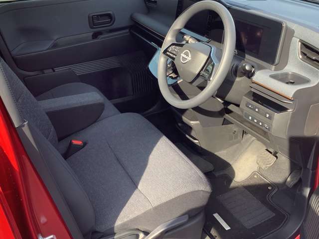 運転式側から見た前席の画像