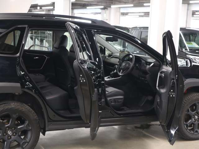 毎日新規物件入庫！3500台の高品質車をぜひとも、ご自身の目で直接ご覧になって、ご実感下さい、自身を持ってお勧めいたします。