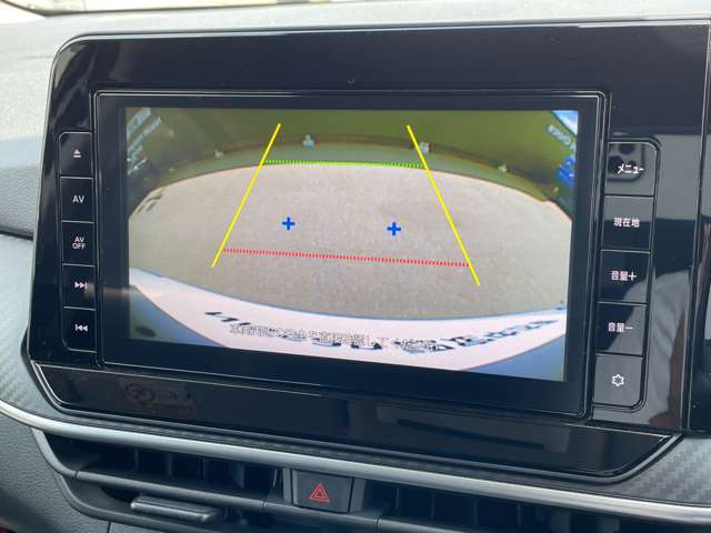 バックカメラも付いておりますので、駐車が苦手な方でも安心です。
