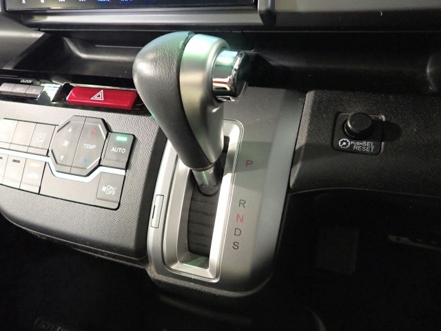 ◆Honda認定中古車をお探しの方はHonda　U-Select亀山長明寺へお越しください！全車安心のU-Selectホッと保証付きです！敷地内試乗も可能です！オンライン商談も受付しています！◆