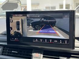 【サラウンドビューカメラ】4台の広角カメラで自車の全周囲360度を捉え、様々な角度からの映像を映し出すことで、駐車時の操作をより簡単に行えます。