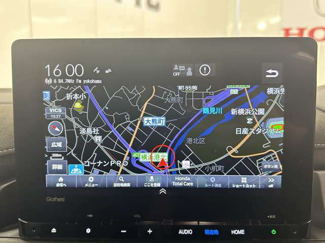 ホンダ純正ナビ付き！独自のインターナビ搭載により、リアルタイムの交通渋滞情報だけでなく、お出掛け先の天気や様々な情報も取得できドライブをよりお愉しみ頂けます！♪