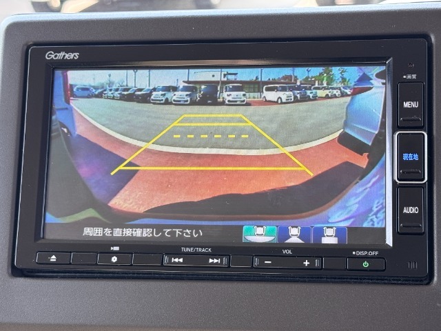 Honda純正ならではの見やすいバックカメラを装着しております◎駐車時の安心感が高まりますね！