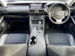 禁煙車　純正ナビ　フルセグTV　バックカメラ　純正ビルトイン2.0ETC　ハーフレザーシート　DN席シートヒーター　DN席パワーシート　LEDヘッドライト　オートライト　オートハイビーム　スマートキー