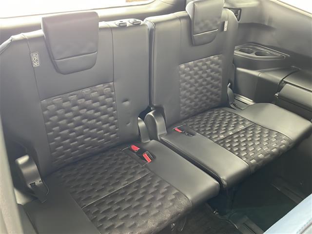 【後部座席】『後部座席周辺』の画像になります。写真の内容に関してご不明点、ご質問等がございましたらお気軽にガリバー店舗までお問い合わせください。