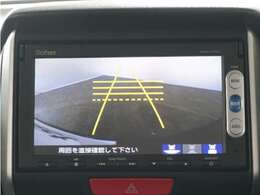 ◆バックカメラ◆リバースにするだけで映ります、後方の安全確認や、狭い駐車場での車庫入れ、雨の日や夜間など視界の悪い時に便利です！安全にバックする為には欠かせない装備です。