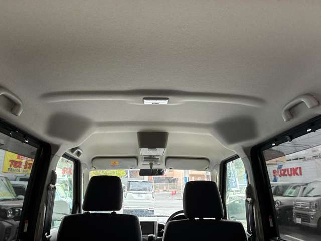 天井部分も綺麗な1台です！