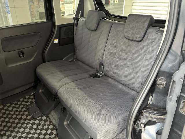 後部座席シート部分！