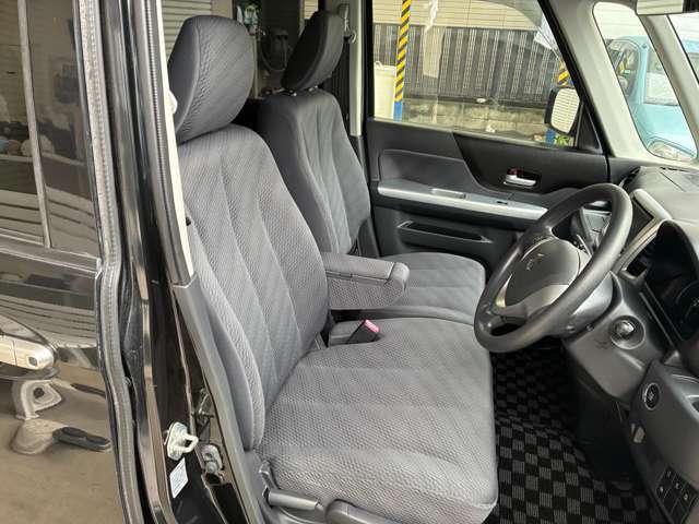 運転席シート部分！