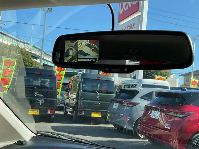 ミラ-タイプのアラウンドビューモニター装備☆上から見たような画面で車庫入れも縦列駐車も安心です♪