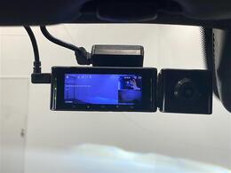【ドライブレコーダー】運転中の記録を残します。事故などを起こした起こされた時の証拠を残し、スムーズな対応が可能になります。