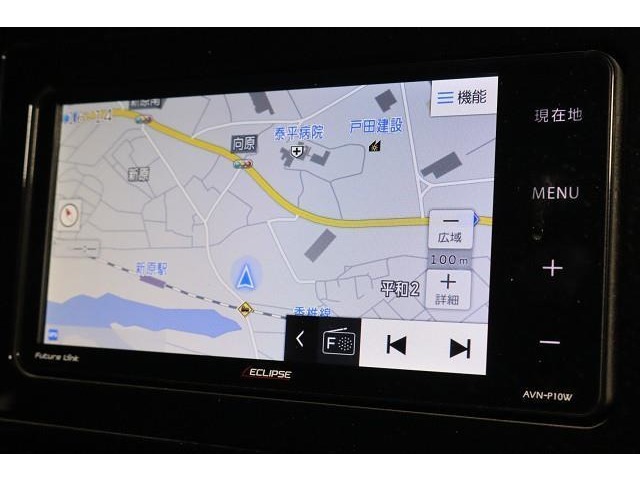 ナビを装備！　施設名などから、すぐに最適ルートを検索します。（機種によりナビやコネクトサービス等ご利用の際は、別途契約が必要となる場合があります）