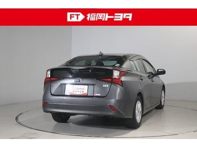 ☆トヨタ認定中古車☆ハイブリットシステム診断書と初度登録年月から10年間（走行20万キロまで）、ハイブリット機構の無料保証が付いています。